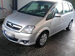Silber Gebraucht 2008 Opel Meriva Van / Kleinbus | 2.650 € (Etwas zu teuer)