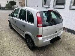 Silber Gebraucht 2004 Opel Meriva Van / Kleinbus | 2.400 € (Fairer Preis)