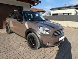 Braun Gebraucht 2011 Mini Cooper D Countryman SUV | 5.900 € (Guter Preis)