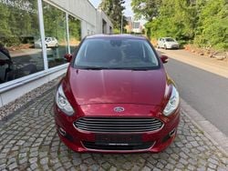 Rot Gebraucht 2019 Ford S-MAX Titanium Van / Kleinbus | 15.900 € (Guter Preis)