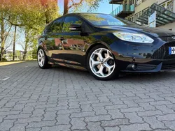Schwarz Gebraucht 2012 Ford Focus ST Limousine | 8.000 € (Guter Preis)