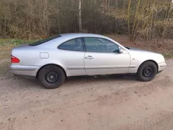 Silber Gebraucht 1999 Mercedes CLK230 Coupé | 1.400 €