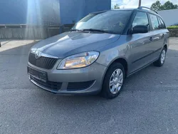 Grau Gebraucht 2013 Skoda Fabia Cool Edition Kombi | 1.950 € (Guter Preis)