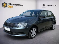 Grau Gebraucht 2016 Skoda Fabia Cool Edition Limousine | 6.990 € (Fairer Preis)