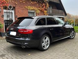 Grau Gebraucht 2015 Audi A4 S-line plus Kombi | 17.000 €