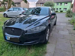 Schwarz Gebraucht 2013 Jaguar XF Limousine | 8.350 € (Teuer)