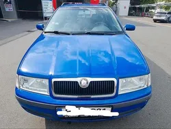 Blau Gebraucht 2002 Skoda Octavia Classic Kombi | 1.200 € (Fairer Preis)