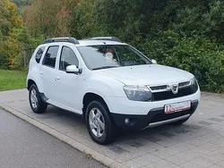 Weiß Gebraucht 2013 Dacia Duster Lauréate SUV | 9.890 € (Fairer Preis)