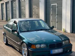 Grün Gebraucht 1996 BMW 328 Performance Limousine | 5.200 €