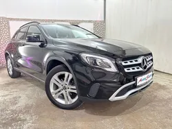 Nachtschwarz unilack Gebraucht 2018 Mercedes GLA180 SUV | 16.341 € (Fairer Preis)