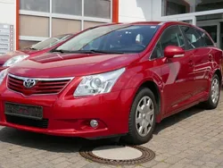 Rot Gebraucht 2010 Toyota Avensis Sol Kombi | 5.900 € (Fairer Preis)