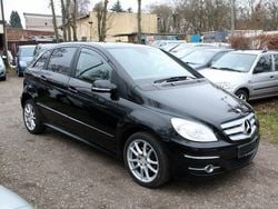 Schwarz Gebraucht 2009 Mercedes E200 Limousine | 6.799 € (Superpreis)