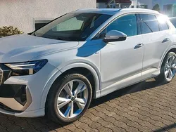 Weiß Gebraucht 2024 Audi Q4 e-tron Ambiente SUV | 45.000 € (Fairer Preis)