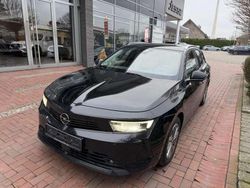Lackierung schwarz perla nera/ Gebraucht 2023 Opel Astra Elegance Kombi | 16.990 € (Etwas zu teuer)