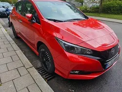 Rot Gebraucht 2023 Nissan Leaf N-Connecta Kleinwagen | 19.900 € (Guter Preis)