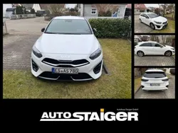 Deluxeweiss Gebraucht 2024 Kia Ceed 4 Limousine | 26.490 €