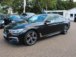 Black sapphire metallic (metallic) Gebraucht 2018 BMW 740 M Sport Limousine | 21.999 €