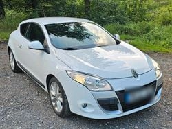 Weiß Gebraucht 2010 Renault Mégane Coupé Night&Day Coupé | 3.800 € (Etwas zu teuer)