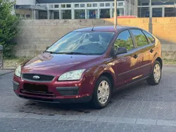 Rot Gebraucht 2006 Ford Focus Limousine | 2.799 € (Fairer Preis)