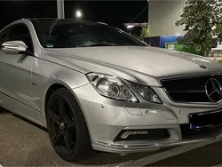 Silber Gebraucht 2009 Mercedes E350 Coupé | 17.999 €