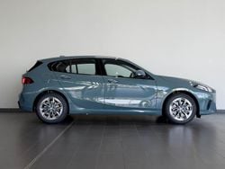 Gruen Neu 2025 BMW 120 Performance Kleinwagen | 33.590 € (Superpreis)