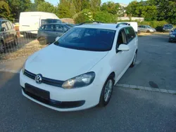 Weiß Gebraucht 2010 VW Golf VI Trendline Kombi | 2.599 € (Guter Preis)