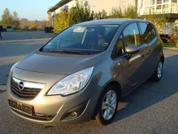Braun Gebraucht 2011 Opel Meriva Design Edition Van / Kleinbus | 2.950 € (Guter Preis)