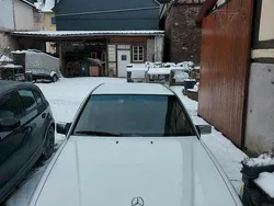 Weiß Gebraucht 1986 Mercedes 230 Limousine | 3.500 €