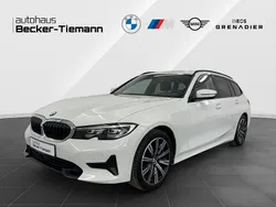Alpinweiß uni Gebraucht 2022 BMW 320 Sport Line Kombi | 24.977 € (Fairer Preis)