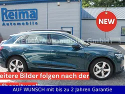 Blau Gebraucht 2020 Audi e-tron Advanced SUV | 24.890 € (Superpreis)
