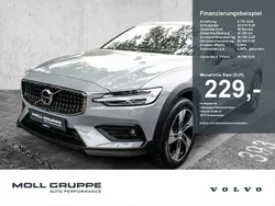 Vapour grey / metallic Gebraucht 2023 Volvo V60 CC Plus Kombi | 35.750 € (Superpreis)