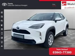 Schneeweiß Gebraucht 2022 Toyota Yaris Hybrid | 22.900 € (Fairer Preis)