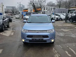 Bluish silver Gebraucht 2015 Mitsubishi Outlander P-HEV Plus SUV | 12.500 € (Guter Preis)