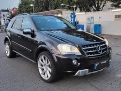 Schwarz Gebraucht 2009 Mercedes ML320 AMG SUV | 18.249 €