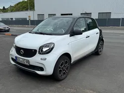 Weiß Gebraucht 2016 Smart ForFour Kleinwagen | 5.900 € (Fairer Preis)