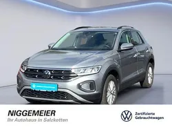 Pyritsilber metallic (metallic) Gebraucht 2024 VW T-Roc Life SUV | 23.790 € (Fairer Preis)