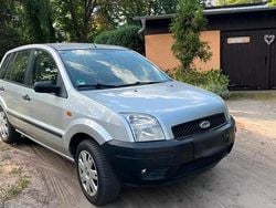 Silber Gebraucht 2005 Ford Fusion Kleinwagen | 1.750 €