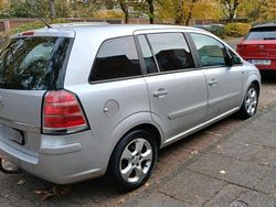 Silber Gebraucht 2006 Opel Zafira Van / Kleinbus | 950 €