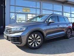 Grau Gebraucht 2023 VW Touareg SUV | 62.926 € (Teuer)
