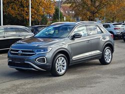 Grau Gebraucht 2024 VW T-Roc Style SUV | 29.490 € (Fairer Preis)