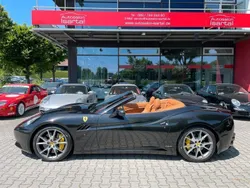 Schwarz (nero daytona) Gebraucht 2012 Ferrari California Cabrio | 109.500 €