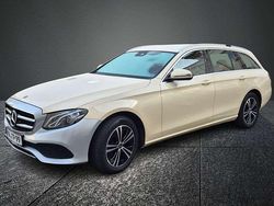 Iridiumsilber Gebraucht 2020 Mercedes E220 Kombi | 37.900 €