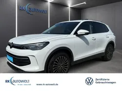 Weiss Gebraucht 2024 VW Tiguan Life SUV | 36.790 € (Fairer Preis)