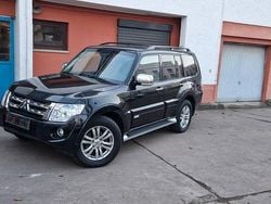 Pianoschwarz (p) Gebraucht 2014 Mitsubishi Pajero Edition SUV | 26.900 € (Teuer)