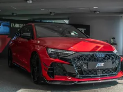 Rot Neu 2025 Audi RS3 Sport Kleinwagen | 122.990 €