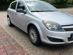 Silber Gebraucht 2009 Opel Astra Kleinwagen | 2.150 € (Fairer Preis)