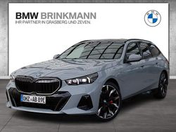 Grau Gebraucht 2025 BMW 550e M Sport Kombi | 89.920 € (Fairer Preis)