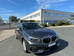 Grau Gebraucht 2021 BMW 118 Advantage Kleinwagen | 19.000 € (Guter Preis)