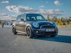 Schwarz Gebraucht 2011 Mini John Cooper Works Kleinwagen | 11.970 € (Etwas zu teuer)