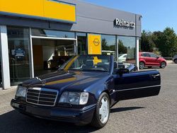 Blau Gebraucht 1997 Mercedes E320 | 55.000 €